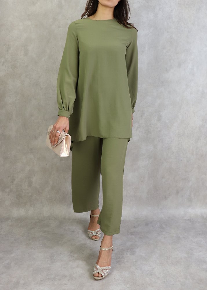 Ensemble casual deux pièces (tunique et pantalon) pour femme - Couleur Kaki  - Prêt à porter et accessoires sur